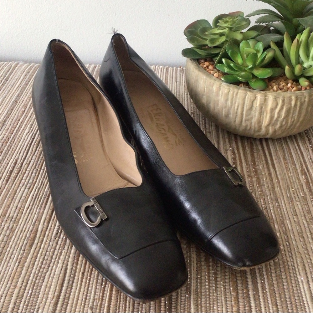 VTG Salvatore Ferragamo Black Low Heel Leather Shoes Sz 9AAAA